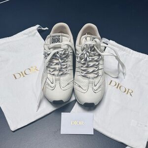 Christian Dior sneakers. NEW 37.5
